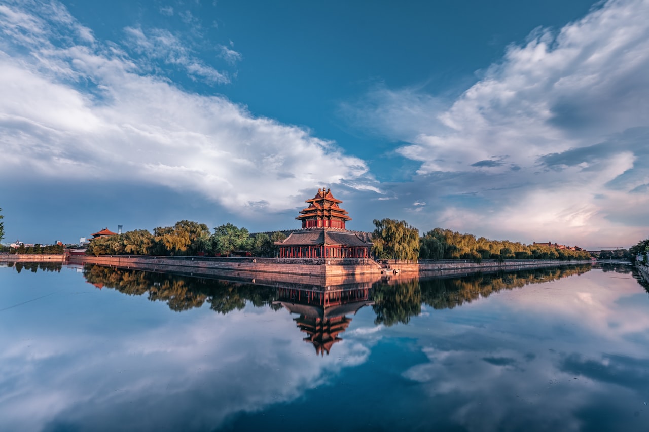 什刹海角楼水景